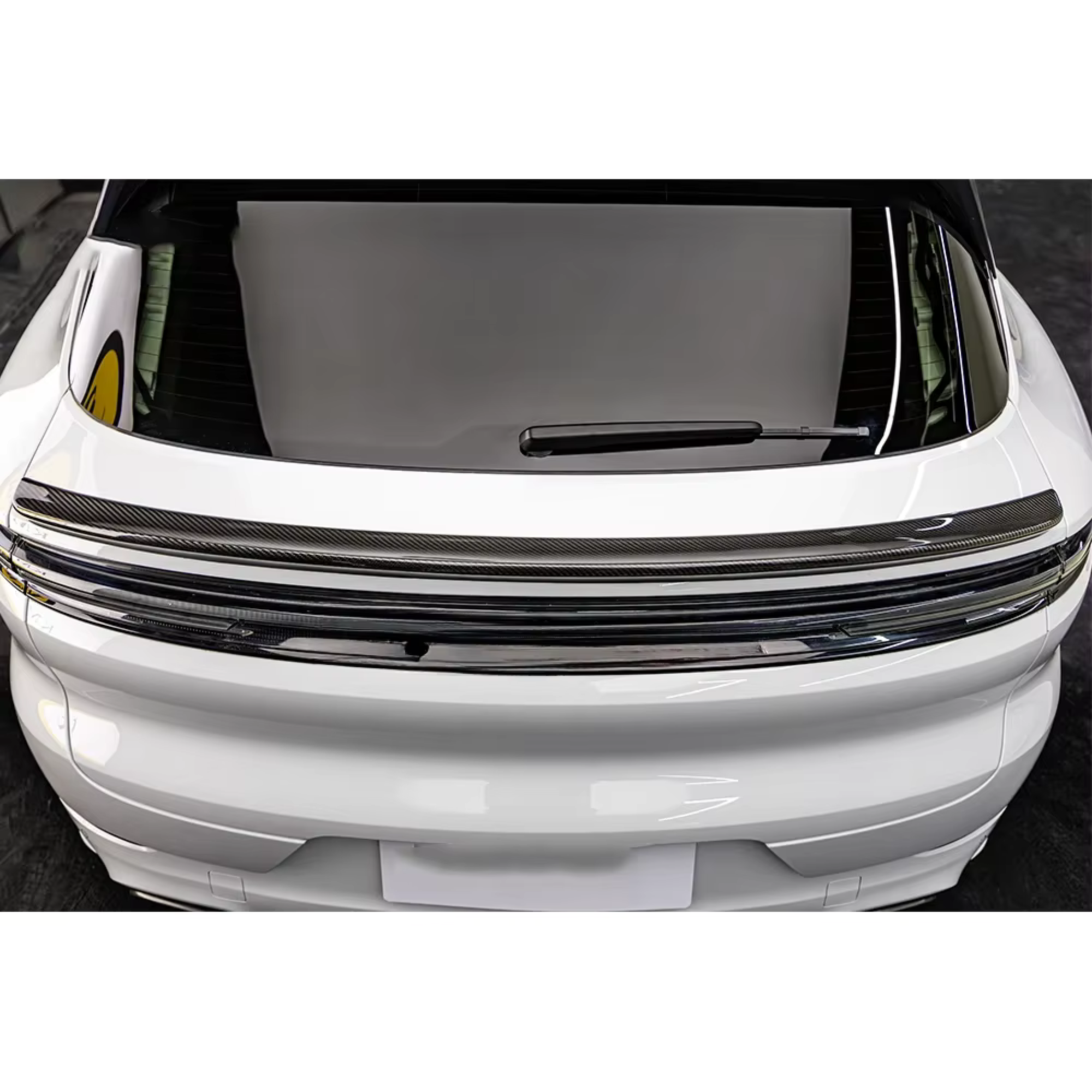 Porsche Cayenne 9YA (2024+) Carbon Fibre Rear Middle Spoiler
