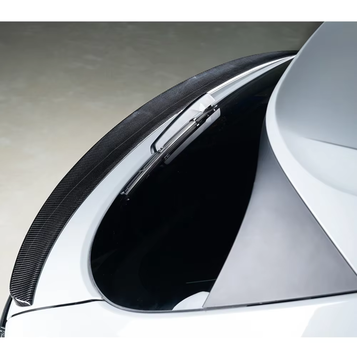 Porsche Cayenne 9YA (2024+) Carbon Fibre Rear Middle Spoiler