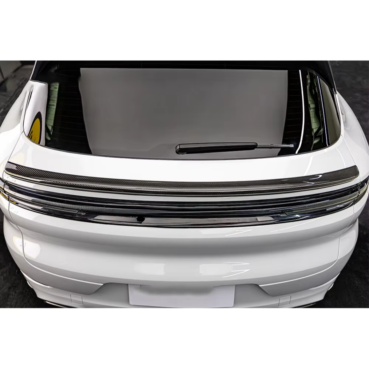 Porsche Cayenne 9YA (2024+) Carbon Fibre Rear Middle Spoiler