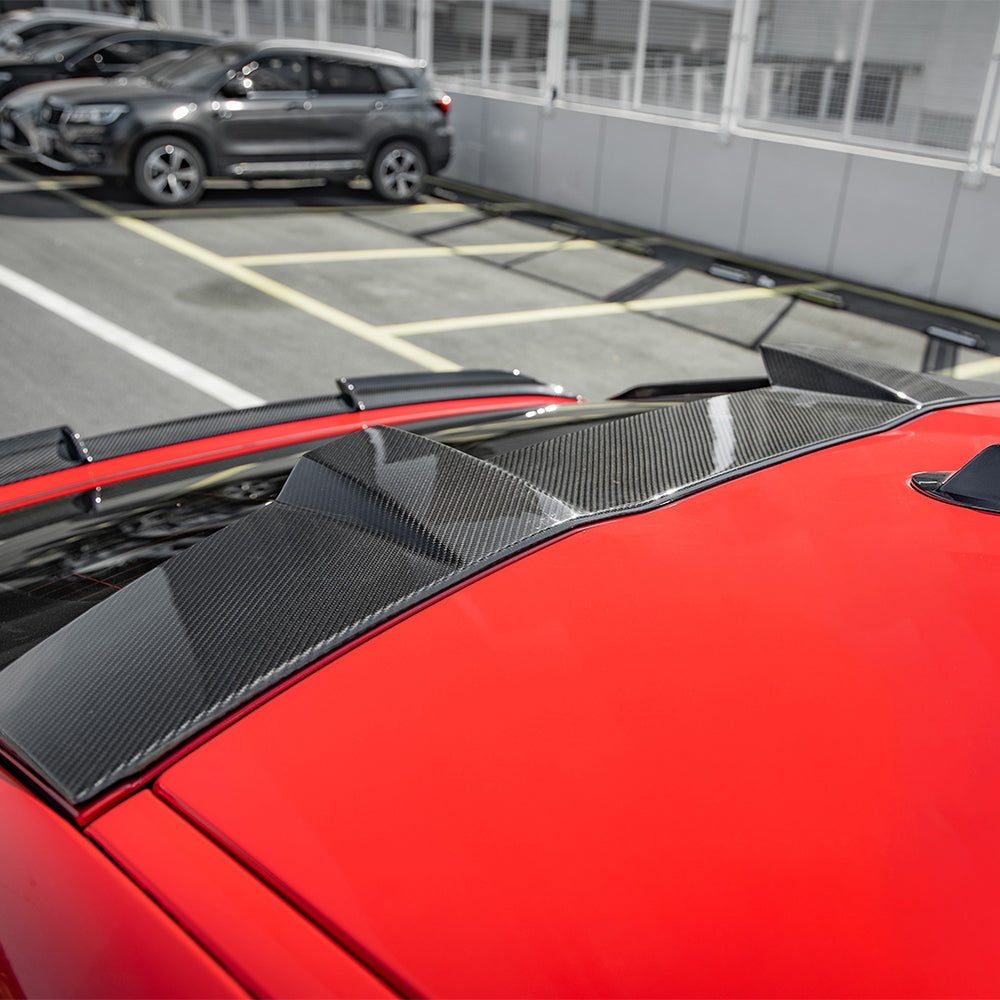 BMW X6M F96 Carbon Fibre Top Spoiler - prepreg roofline upgrade with gloss finish