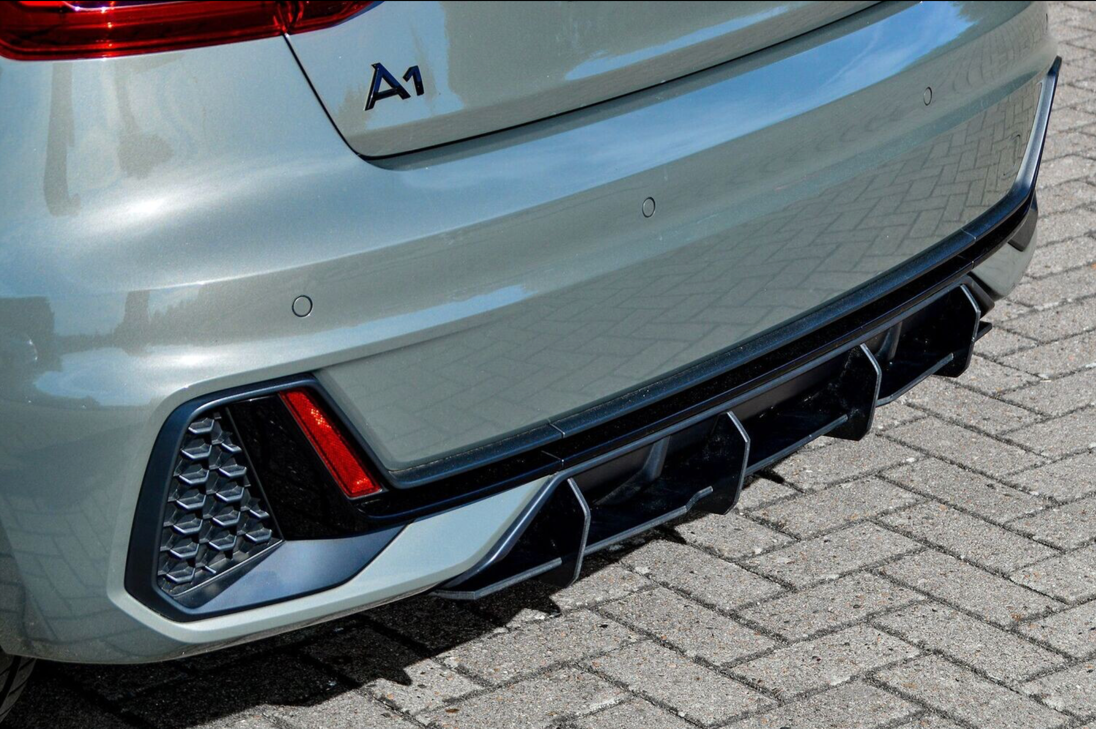 S-Line Rear Diffuser Kit (25-35TFSI) image 2